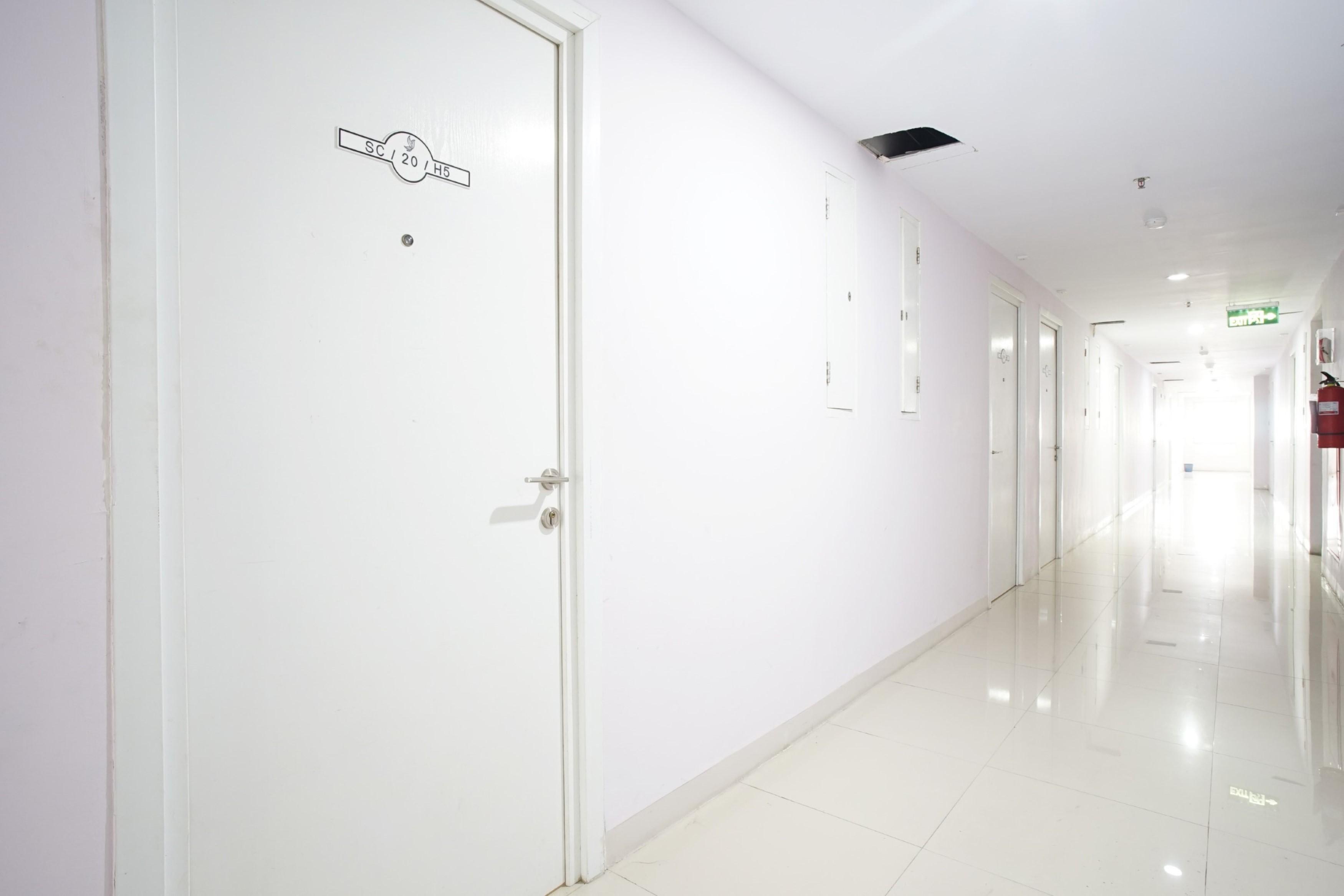 Green Pramuka Apartement By Vici Jakarta Exteriör bild